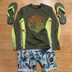 Old Navy sz 10/12 swim wear flip flops